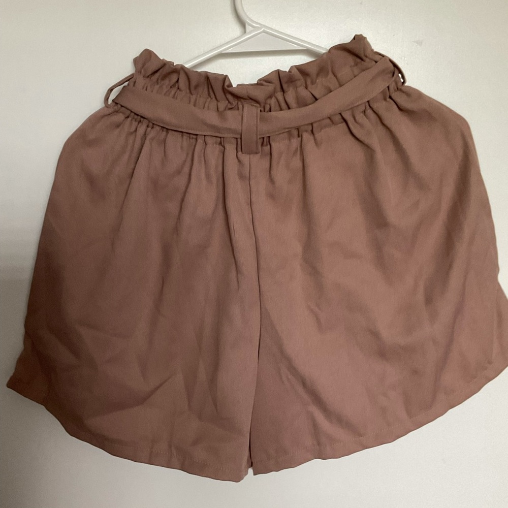 Ruffle Ribbon Short - NEW - Picture 3 of 3